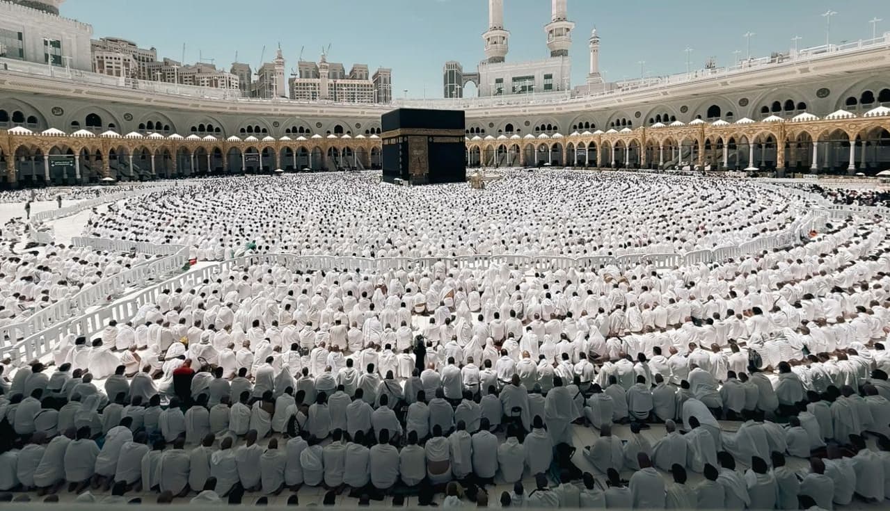 Pilgrims around the Kaaba in Makkah